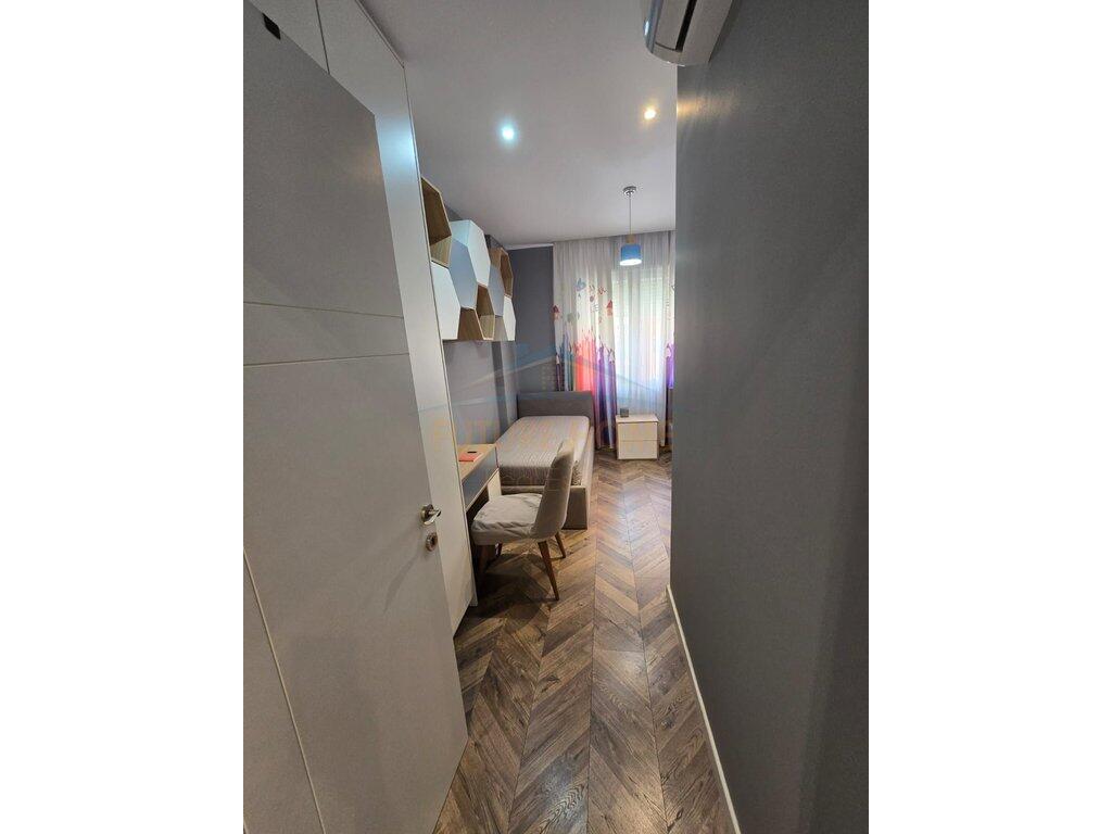 Shitet, Apartament 2+1, Kompleksi Golden Park 3, Tiranë