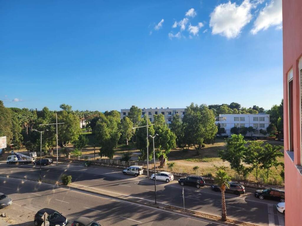 Shitet ap tek Tropikali/ Durres