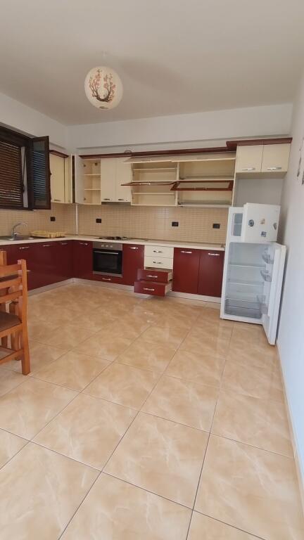 For rent 2nd floor, 3+1 of a villa in Yzberisht