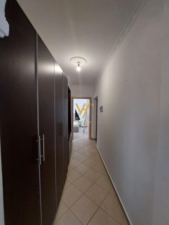 APARTAMENT 1+1+BLK ME QERA TE KODRA E DIELLIT