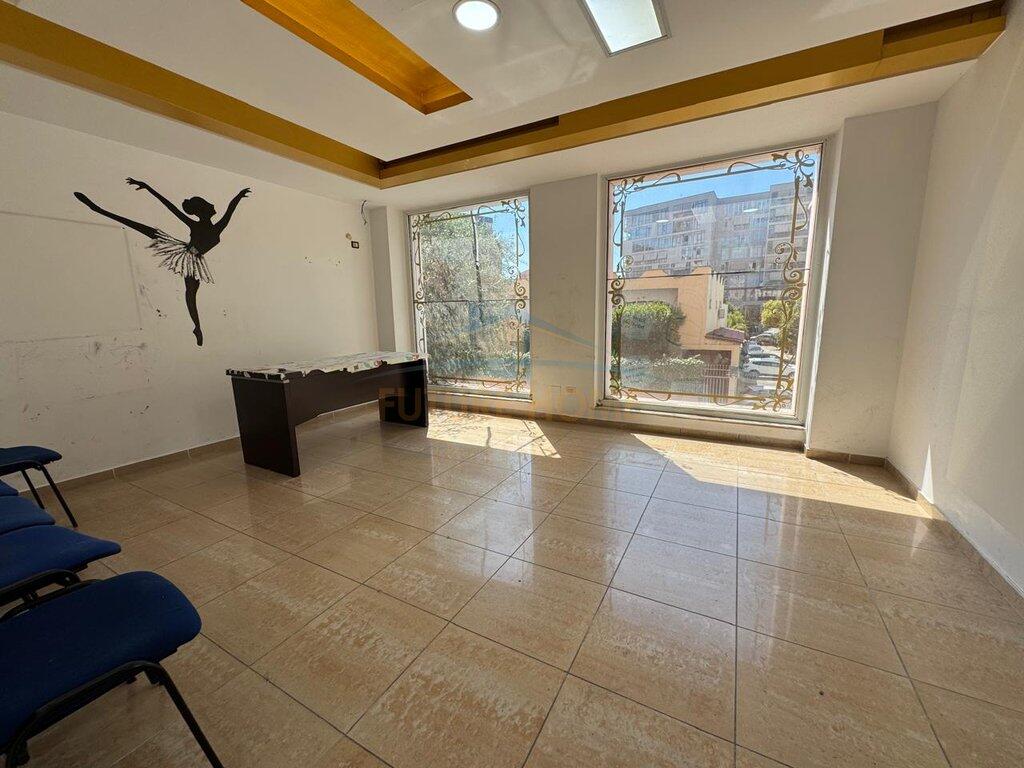 Rent, Business Space, Paris Commune, Tirana.