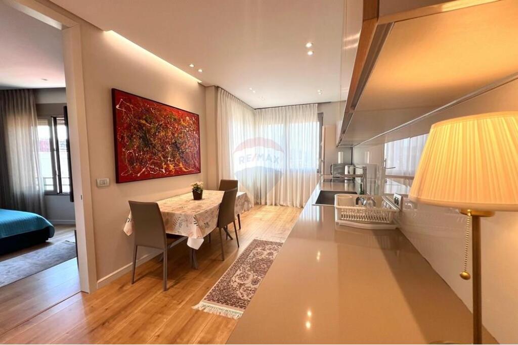 APARTAMENT 2+1 ME QIRA PRANE AMBASADES AMERIKANE