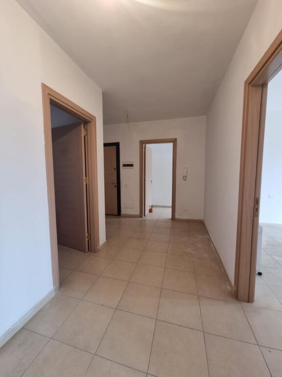 Shitet ap tek Tropikali/ Durres
