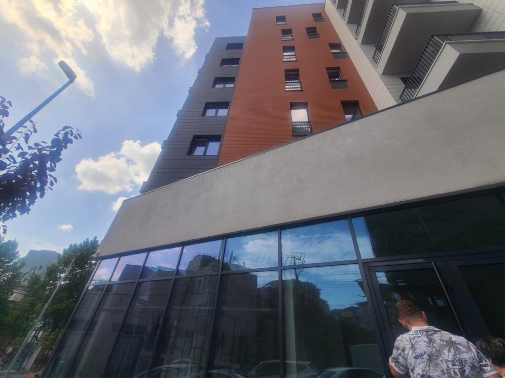 For rent business space behind the American embassy at the "Osman Myderizi" school.