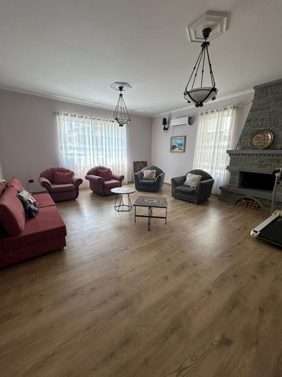 Villa in affitto a Sauk, zona tranquilla ed elitare!