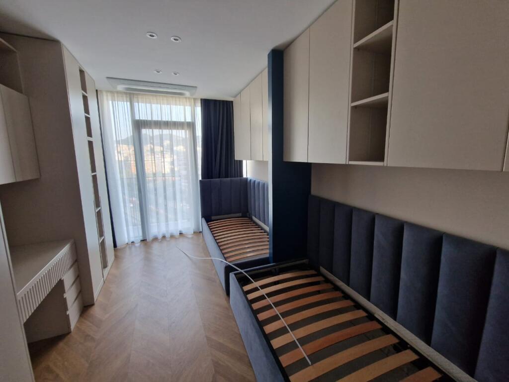 Apartament lluksoz 2+1+2 tualete me qera në kompleksin prestigjoz "Lake view"