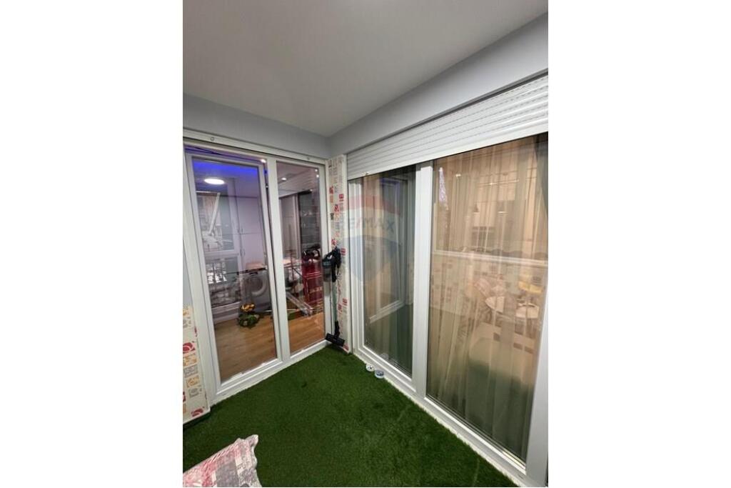 Ofrohet për shitje një apartament modern në zonën e kërkuar të Ali Demit, në një pallat të ri të ndërtuar në vitin 2019.
