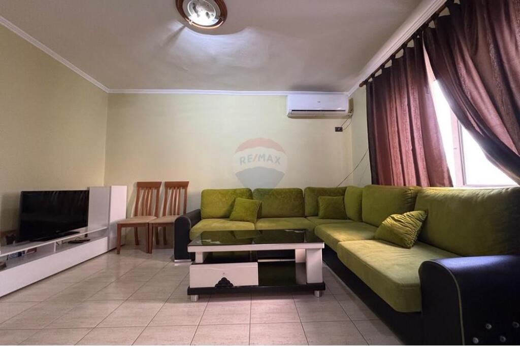 Apartament 1 +1 me qira prane Stadiumit Dinamo