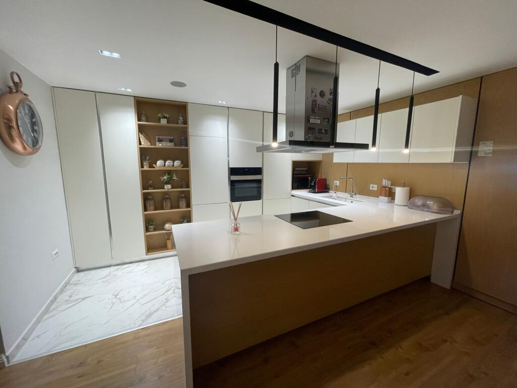 apartament luksoz 3+1+depo për shitje në komunën e Parisit