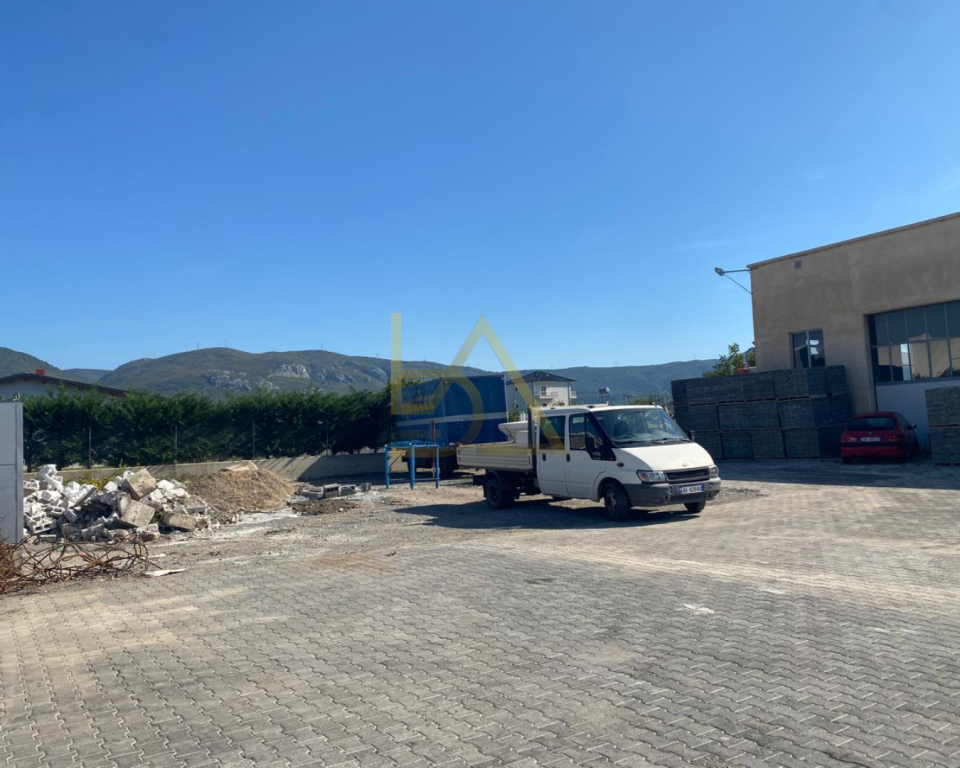 📍 SHITEN 2 KAPANONE + VILË NË LEZHË