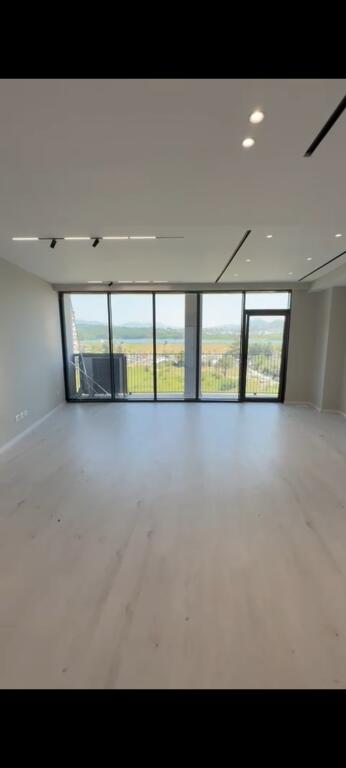 empty for offices in the prestigious complex "Lake view" on the street e. kosovareve
