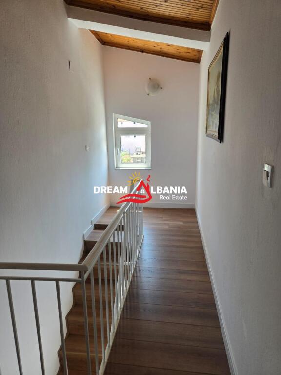 Jepet me qira apartament/Duplex 4+1+3WC – Rruga e Barrikadave, pranë shkollës "Lidhja e Prizrenit" (ID 4239088)