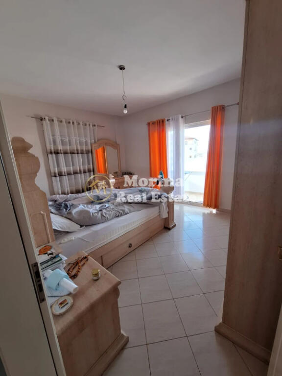 Shitet, Apartament 2+1+3 ballkone, Kodra e Priftit / Porcelan, Çmimi 155.000 Euro