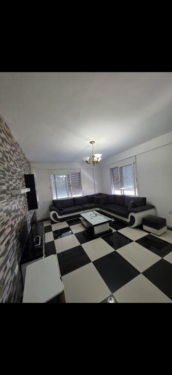 Kamez Jepet Apartament me qera 1+1
