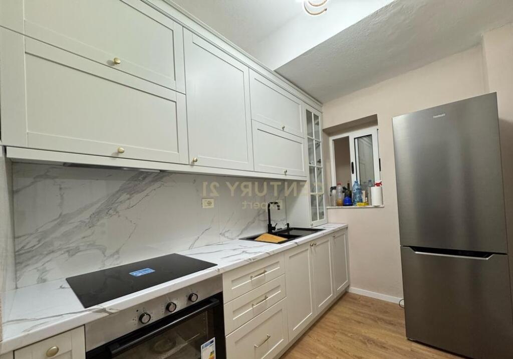 APARTAMENT 1+1 PER QIRA TEK AMBASADA AMERIKANE !!