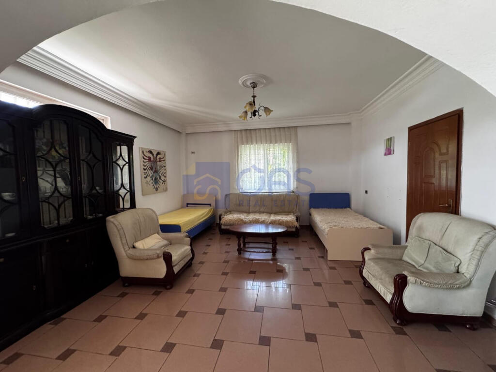 A 3+1 apartment is available for rent in a private house in Kinostudio.