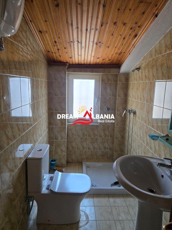 Jepet me qira apartament/Duplex 4+1+3WC – Rruga e Barrikadave, pranë shkollës "Lidhja e Prizrenit" (ID 4239088)