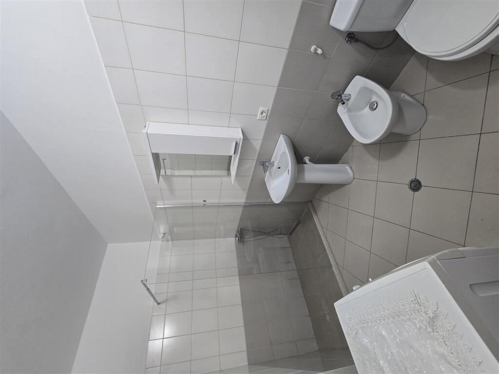 Apartament 1+1 me qera tek Kodra e Diellit (ne fillim)