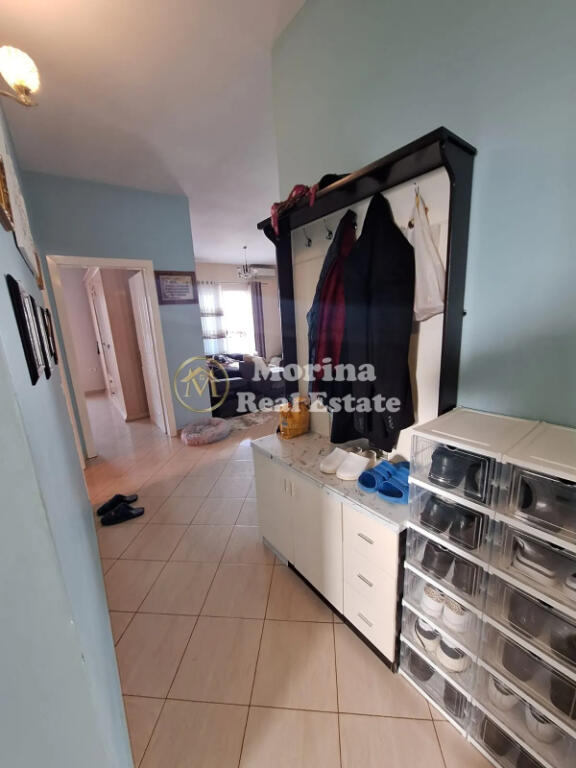Shitet, Apartament 2+1+3 ballkone, Kodra e Priftit / Porcelan, Çmimi 155.000 Euro