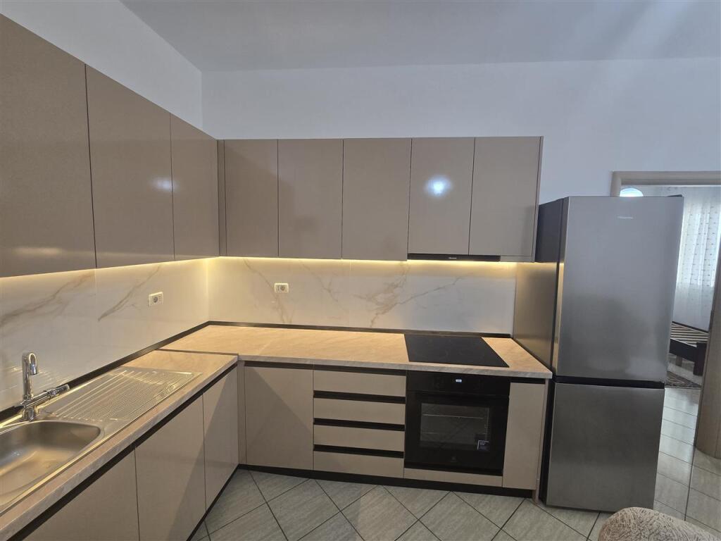 Apartament 1+1 me qera tek Kodra e Diellit (ne fillim)