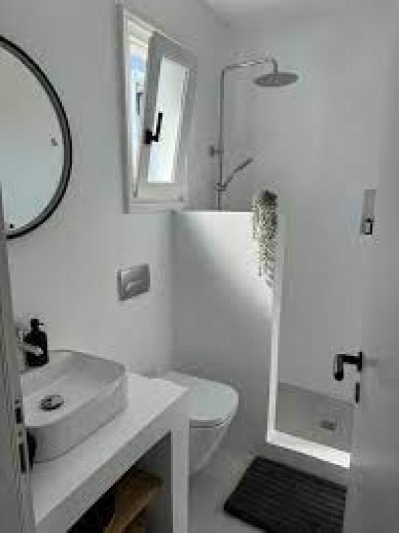 Apartament me qera 2+1+2 tek Komuna E Parisit