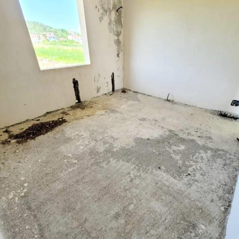 Karpen for sale private house near the beach