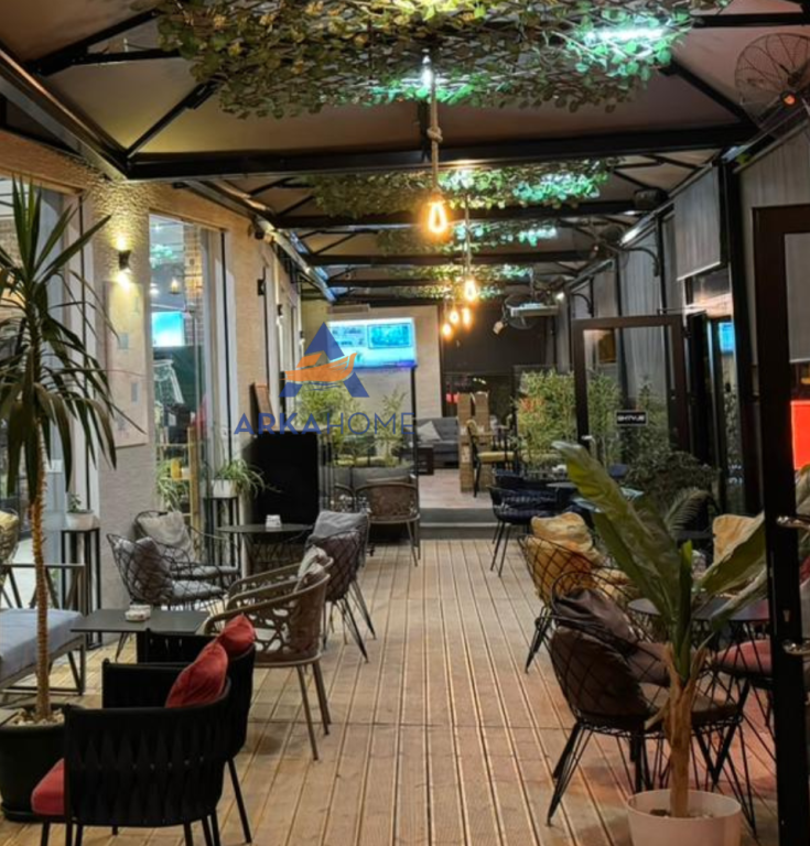 SPAZIO COMMERCIALE IN AFFITTO 220M2 "VIA MIHAL GRAMENO".
