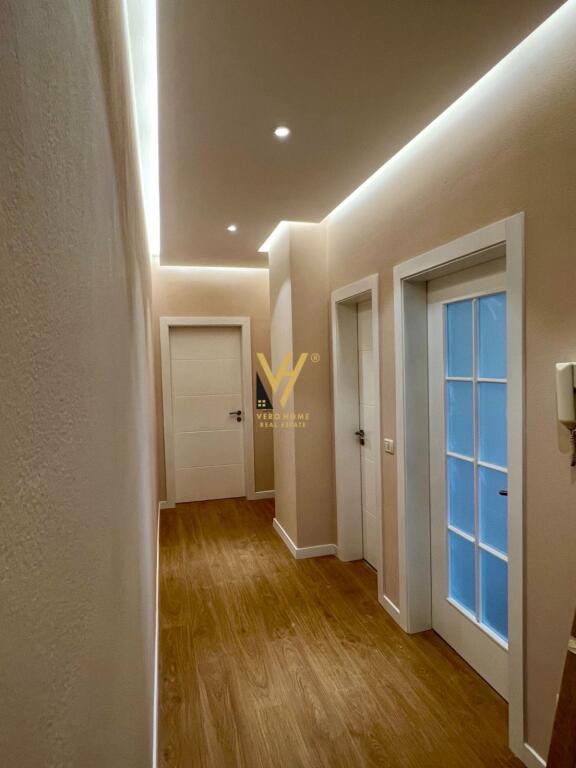 APARTAMENT 1+1+BLK ME QERA TE TREGU ELEKTRIK
