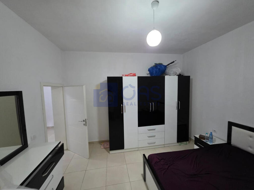 Appartamento 2+1 disponibile in affitto in una casa privata a Yzberisht.