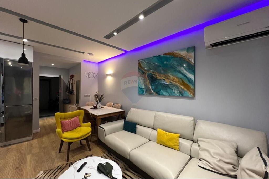 Shitet Apartament 2+1+2 në Ali Dem!