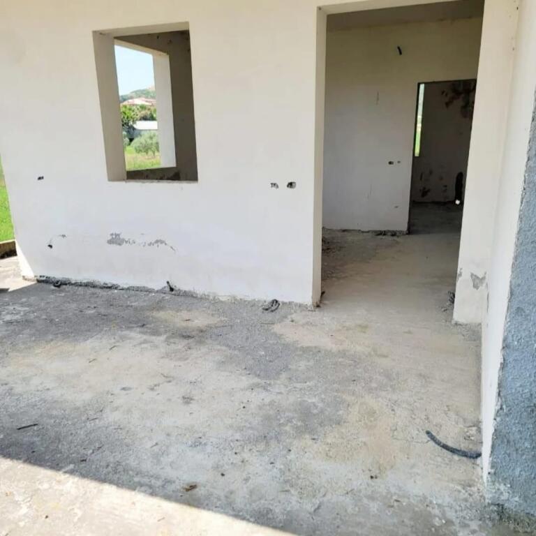 Karpen for sale private house near the beach