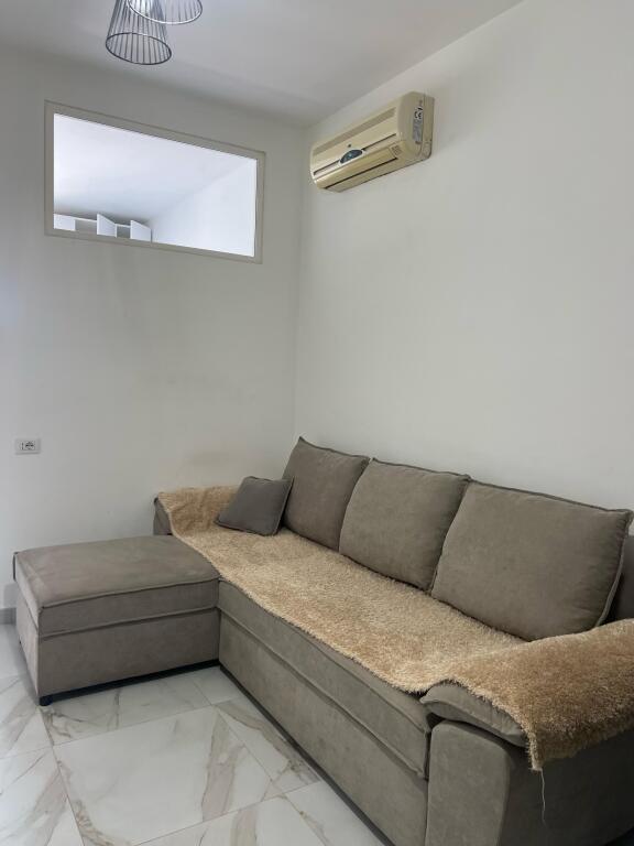 In Affitto Appartamento 1+1+1 Balcone