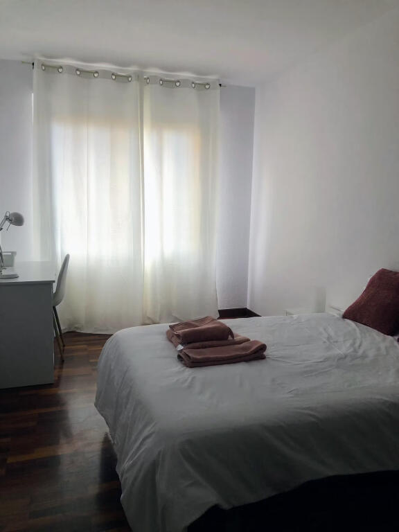 Apartament Me Qera 2+1 Tek Liqeni i Thate (ID B220818) Tirane.