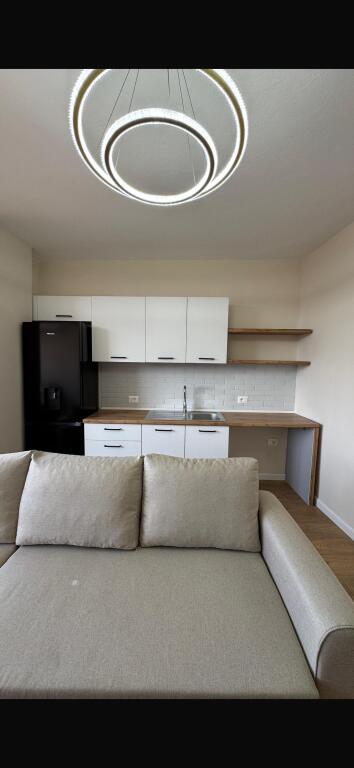 Jepet Me Qera Apartament 2+1+1 Ballkon