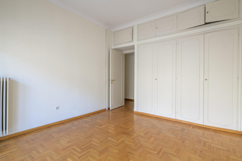 Zyre me Qera tek Farmacia 10 (ID BZ2460) Tirane.