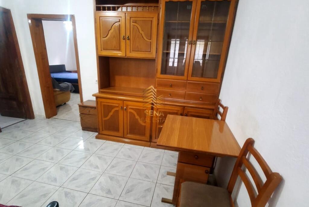 Qira, Hyrje private, 1+1, Rruga Siri Kodra, I diskutueshëm