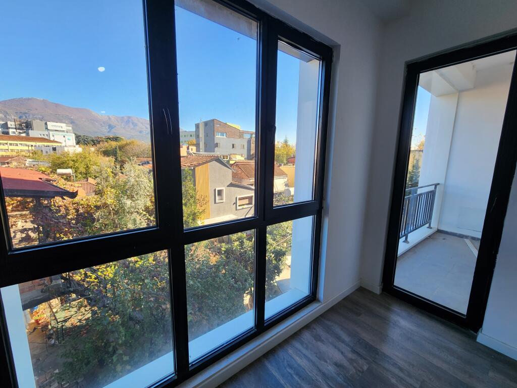 Apartment for Sale 2+1+2WC &amp; Balcony – 📍 "Kompleksi Arlis" Farmacia 10, Rr. Dibres – 114.3 m² – (€216,500)
