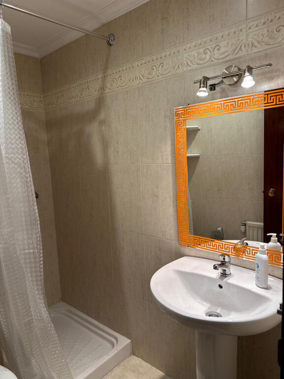 Apartament Me Qera 2+1 Tek Liqeni i Thate (ID B220818) Tirane.
