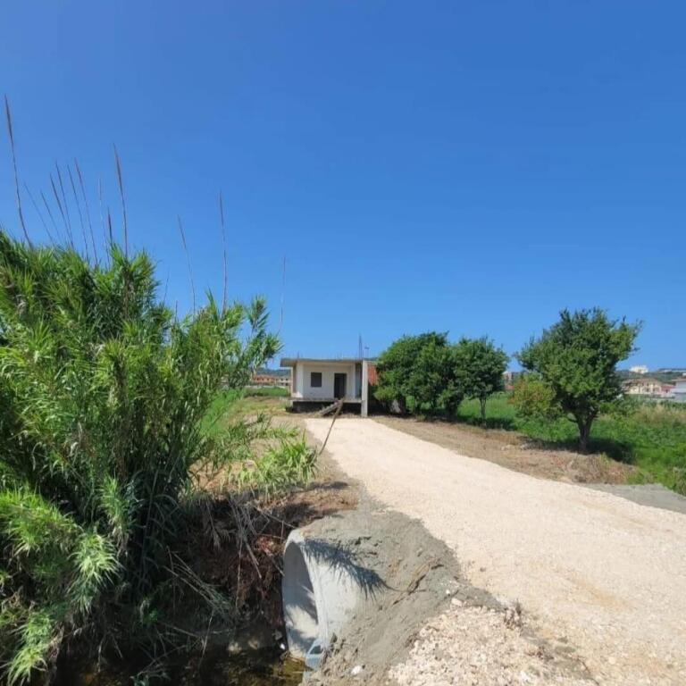 Karpen for sale private house near the beach