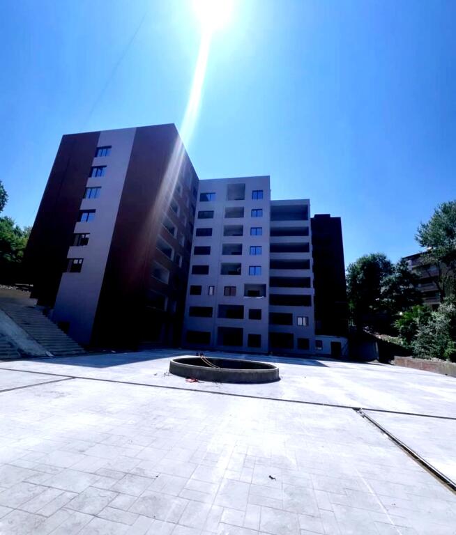 SHITET APARTAMENT 2+1+2 PERBALLE XIBRAKUT