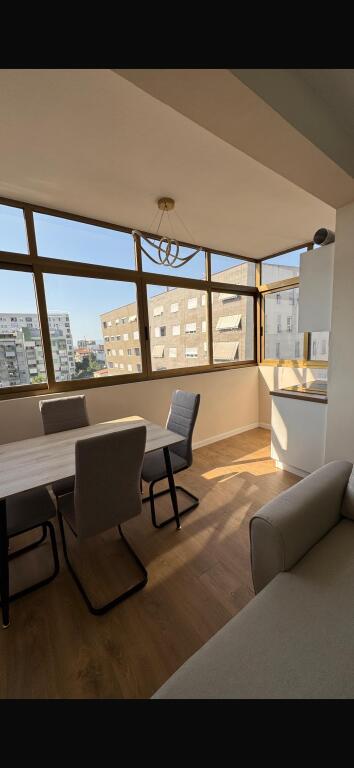 Jepet Me Qera Apartament 2+1+1 Ballkon