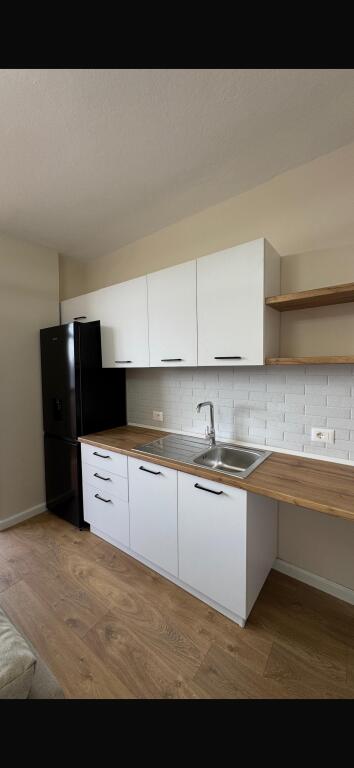 Jepet Me Qera Apartament 2+1+1 Ballkon