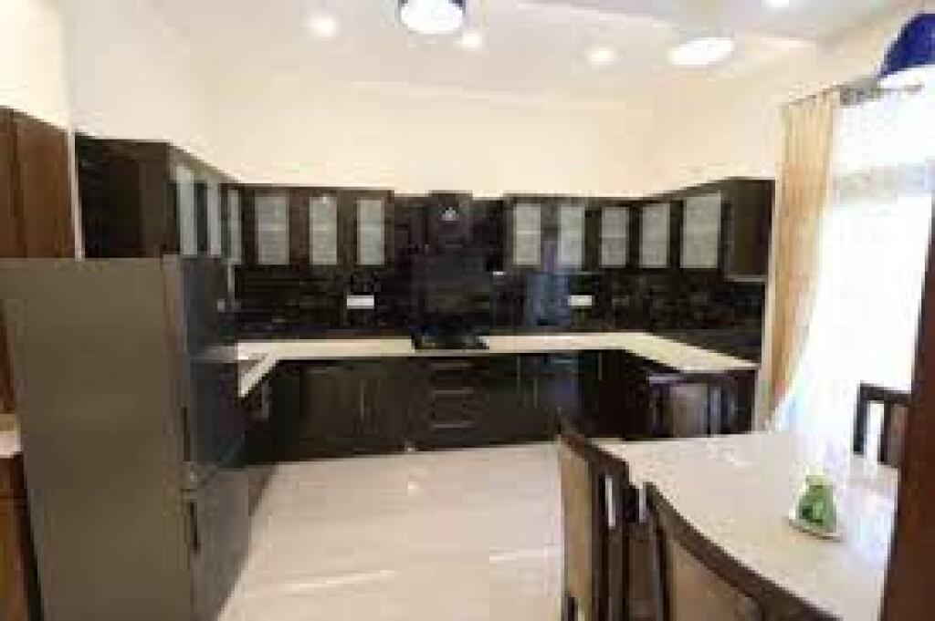 Apartament me qera 2+1+2 tek Komuna E Parisit