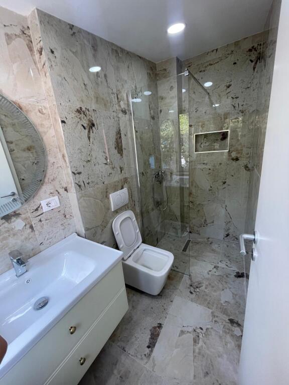 Office for rent in Bllok Tirana
