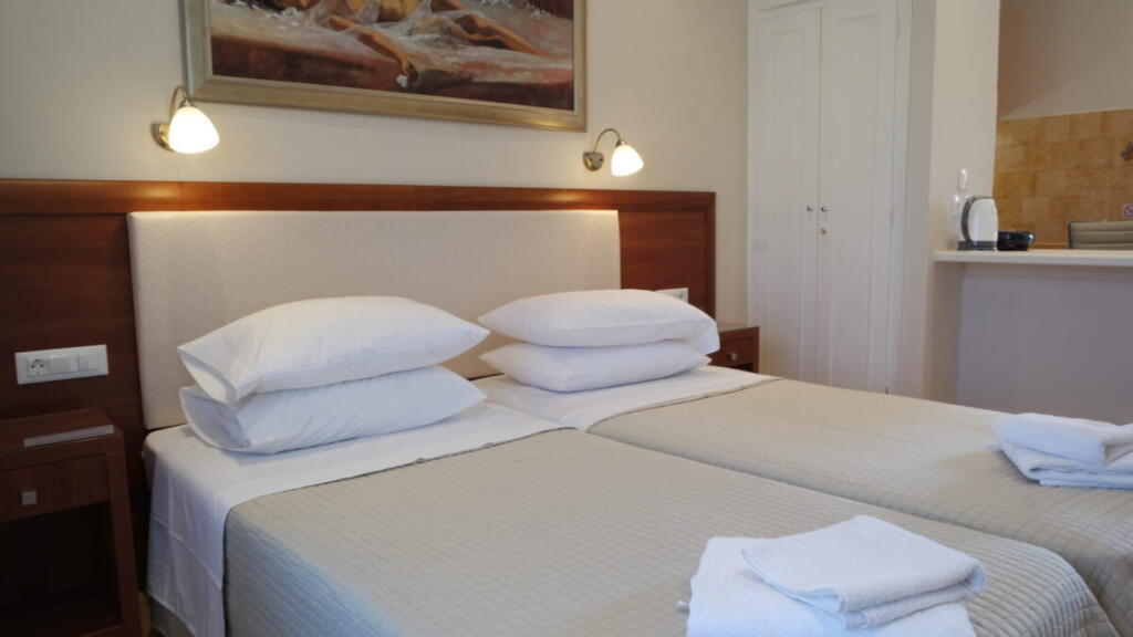Apartment for rent 2+1 at 21 Dhjetori (ID B221260) Tirana