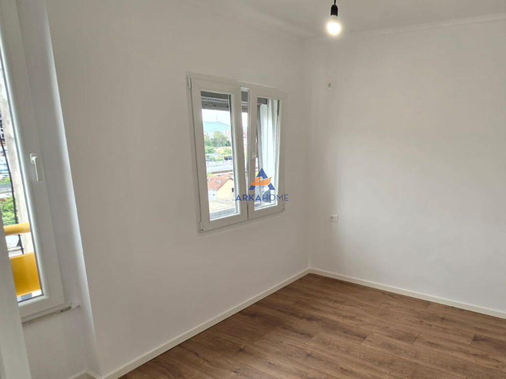 SHITET APARTAMENT 1+1+BALLKON "RRUGA IRFAN TOMINI, PËRBALL KOMPLEKSIT DELIJORGJI".