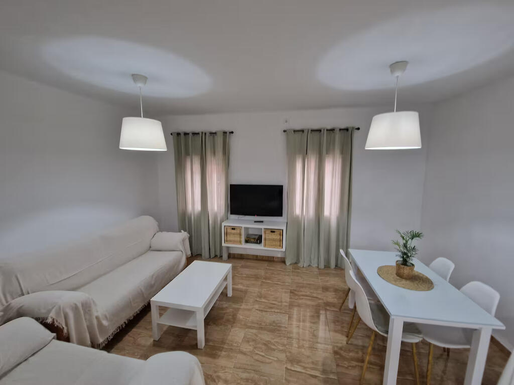 Apartament me Qera 1+1 tek Ish Fusha E Aviacionit (ID B2101153) Tirane