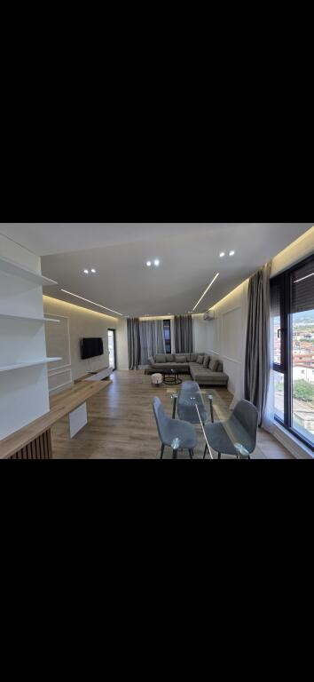 Kompleksi Erlis për Shitje Apartament 3+1+2