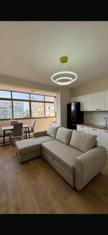 Jepet Me Qera Apartament 2+1+1 Ballkon