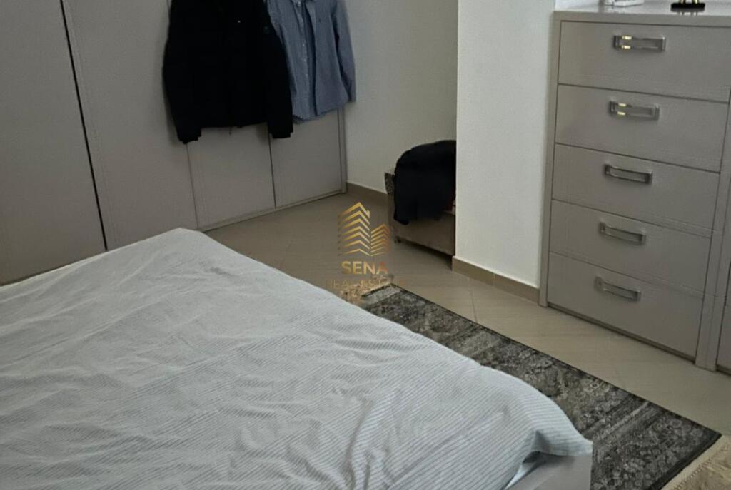 Qira, vilë 4-katëshe, Porcelan, e diskutueshme